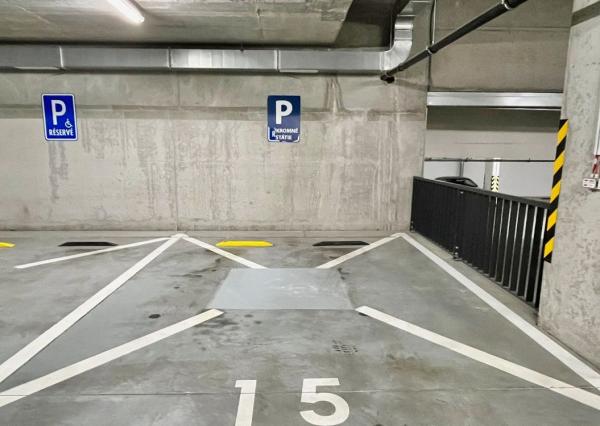 OFF PONUKA - LUXUSNÝ PENTHOUSE - PANORAMATICKÝ VÝHĽAD- TERASA- 4-IZBOVÝ - KOLIBA