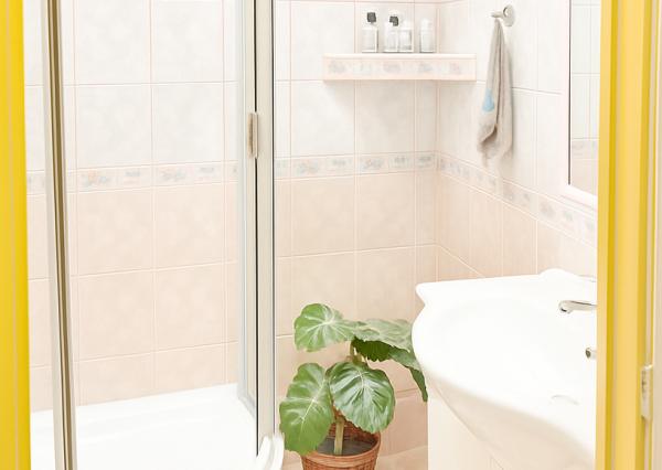 OFF PONUKA - SLNEČNÝ 2-IZBOVÝ BYT – MOŽNOSŤ 3 IZIEB- RAČA –KRASŇANY