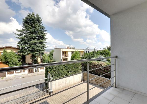 OFF PONUKA - PRIESTRANNÝ 8-IZBOVÝ DOM – TICHÁ VILOVÁ ŠTVRŤ – MOŽNOSŤ 2 BYTOVÝCH JEDNOTIEK – DÚBRAVKA