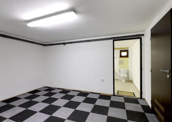 OFF PONUKA - PRIESTRANNÝ 8-IZBOVÝ DOM – TICHÁ VILOVÁ ŠTVRŤ – MOŽNOSŤ 2 BYTOVÝCH JEDNOTIEK – DÚBRAVKA