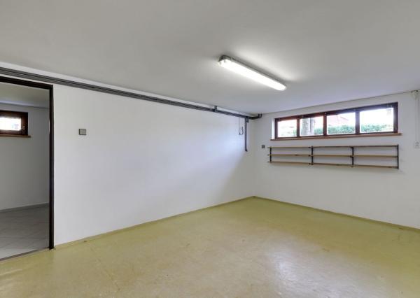 OFF PONUKA - PRIESTRANNÝ 8-IZBOVÝ DOM – TICHÁ VILOVÁ ŠTVRŤ – MOŽNOSŤ 2 BYTOVÝCH JEDNOTIEK – DÚBRAVKA