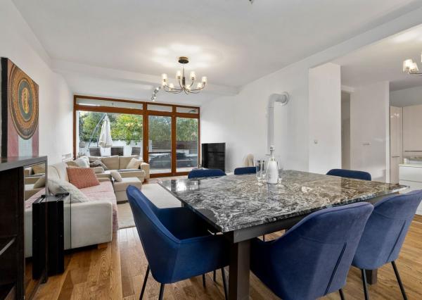 PREDAJ- INVESTIČNÝ- 5- IZBOVÝ- DOM- S BAZÉNOM- KARLOVÁ VES- BRATISLAVA 