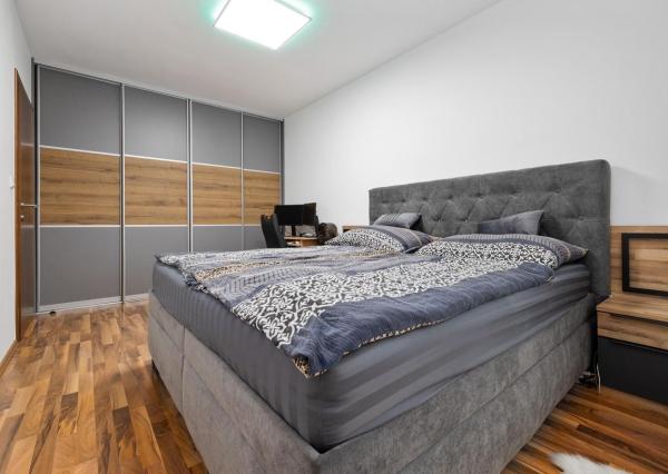 BE.LIVE COMPANY- PREDAJ- KRÁSNY VEĽKOMETRÁŽNY 2i BYT- S GARÁŽOVÝM STÁTÍM A PIVNICOU