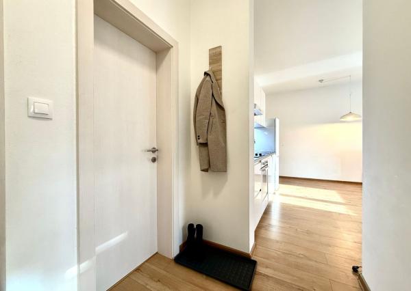 BE.LIVE COMPANY- PRENÁJOM- SVETLÝ- PRIESTRANNÝ- 3-IZBOVÝ BYT- STARÉ MESTO 