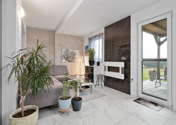 BE.LIVE COMPANY- NA PREDAJ- ELEGANTNÝ- 3-IZBOVÝ BYT- PREMENENÝ- NA PRIESTRANNÝ- MODERNÝ- 2-IZBOVÝ- SO ZÁHRADOU- MALÝ BIEL