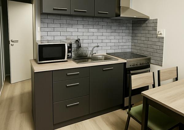 NA PREDAJ - 1-IZBOVÝ BYT S BALKÓNOM V PROJEKTE SLNEČNICE – KOMPLETNE ZARIADENÝ – KLIMATIZÁCIA – NOVOSTAVBA