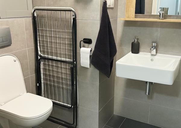 NA PREDAJ - 1-IZBOVÝ BYT S BALKÓNOM V PROJEKTE SLNEČNICE – KOMPLETNE ZARIADENÝ – KLIMATIZÁCIA – NOVOSTAVBA