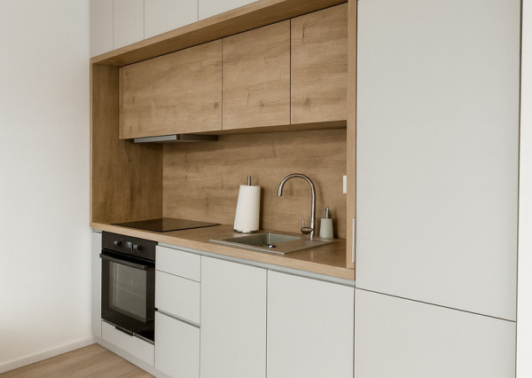 NA PREDAJ – MODERNÝ 1-IZBOVÝ BYT S BALKÓNOM – KOMPLETNE ZARIADENÝ – NOVOSTAVBA – PROJEKT JARABINKY – RUŽINOV