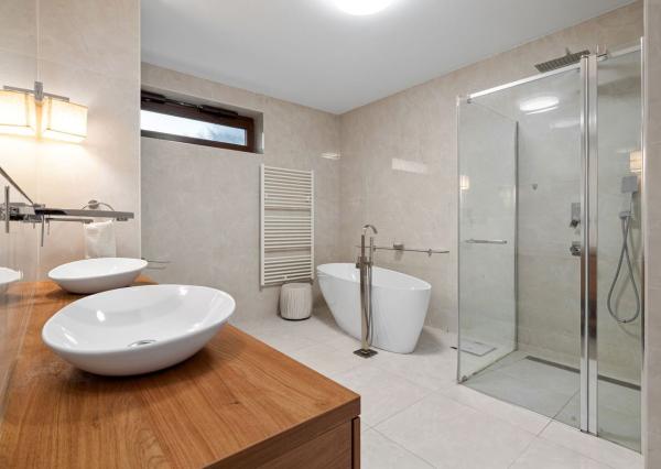 BE.LIVE COMPANY- PREDAJ- EXKLUZÍVNY- 5-IZBOVÝ DOM- EKOOSADA-  VEĽKÉ UĽANY