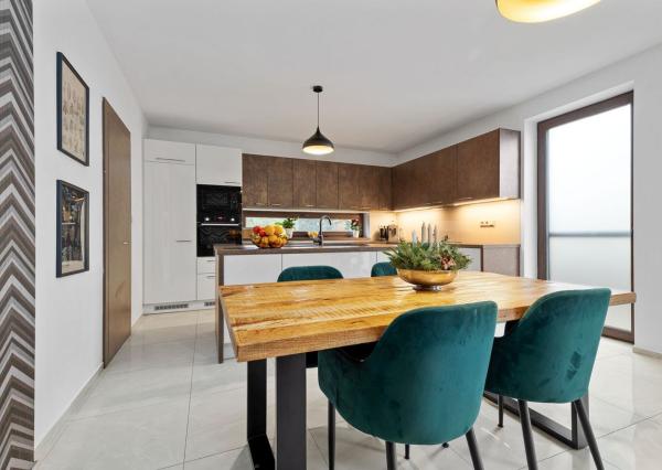 BE.LIVE COMPANY- PREDAJ- EXKLUZÍVNY- 5-IZBOVÝ DOM- EKOOSADA-  VEĽKÉ UĽANY