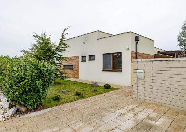 BE.LIVE COMPANY- PREDAJ- EXKLUZÍVNY- 5-IZBOVÝ DOM- EKOOSADA-  VEĽKÉ UĽANY