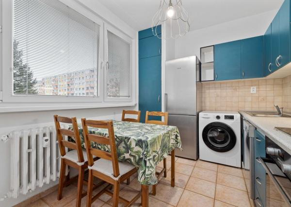 BE.LIVE COMPANY – NA PREDAJ – 3-IZBOVÝ BYT S LOGGIOU – SKVELÁ DISPOZÍCIA A TICHÝ VNÚTROBLOK