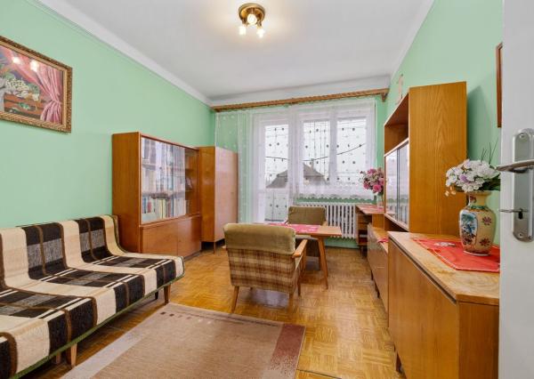 BE.LIVE COMPANY- NA PREDAJ- RODINNÝ DOM- S VEĽKORYSÝM POZEMKOM 2278m2- VLKY 