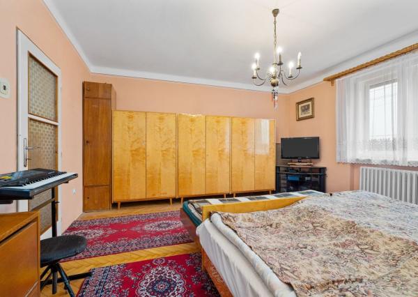 BE.LIVE COMPANY- NA PREDAJ- RODINNÝ DOM- S VEĽKORYSÝM POZEMKOM 2278m2- VLKY 