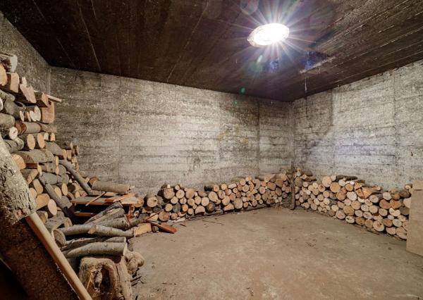 BE.LIVE COMPANY- NA PREDAJ- RODINNÝ DOM- S VEĽKORYSÝM POZEMKOM 2278m2- VLKY 