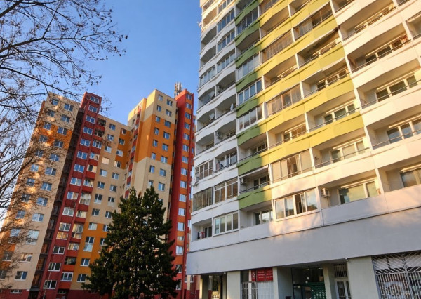 PRENAJATÝ- BE.LIVE COMPANY- PRENÁJOM- 3-IZBOVÝ- BYT- MLYNAROVIČOVA ULICA- PETRŽALKA