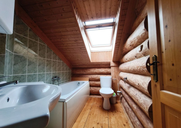 BE.LIVE COMPANY – NA PREDAJ – ORIGINÁLNY KANADSKÝ ZRUB – KRB, SAUNA - VEĽKORYSÝ POZEMOK PRI LESE - OBEC JAKUBOV 