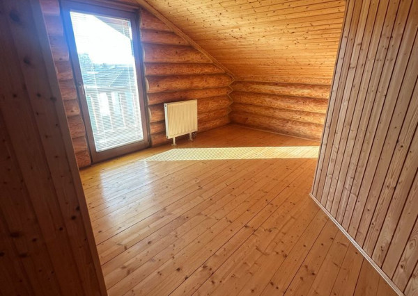 BE.LIVE COMPANY – NA PREDAJ – ORIGINÁLNY KANADSKÝ ZRUB – KRB, SAUNA - VEĽKORYSÝ POZEMOK PRI LESE - OBEC JAKUBOV 