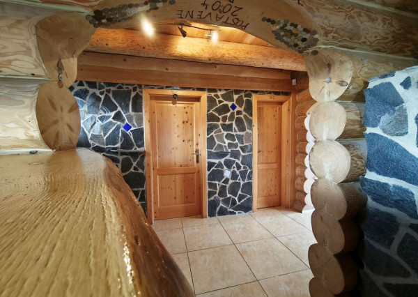 BE.LIVE COMPANY – NA PREDAJ – ORIGINÁLNY KANADSKÝ ZRUB – KRB, SAUNA - VEĽKORYSÝ POZEMOK PRI LESE - OBEC JAKUBOV 