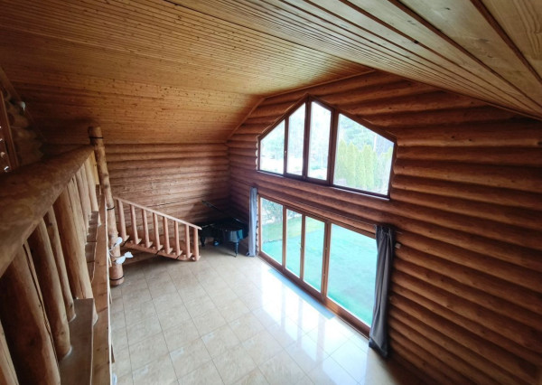 BE.LIVE COMPANY – NA PREDAJ – ORIGINÁLNY KANADSKÝ ZRUB – KRB, SAUNA - VEĽKORYSÝ POZEMOK PRI LESE - OBEC JAKUBOV 