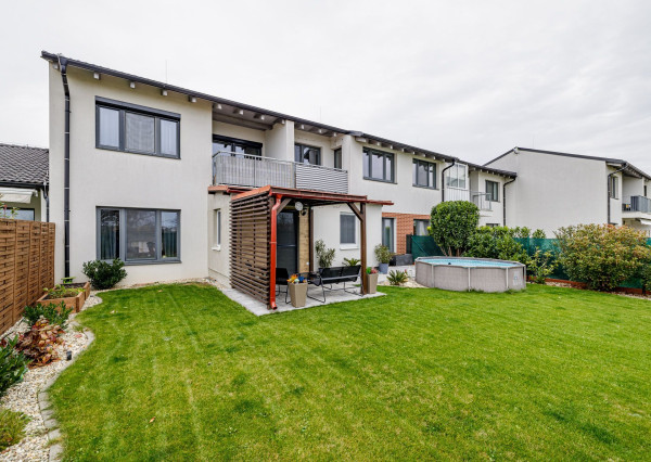 KRÁSNY- 2-IZBOVÝ BYT- NA PREDAJ- SO ZÁHRADOU-SENEC- MALÝ BIEL