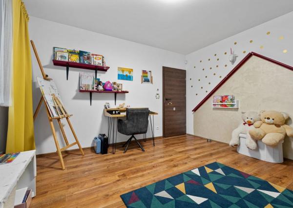 BE.LIVE COMPANY- PREDAJ- EXKLUZÍVNY- 5-IZBOVÝ DOM- VYSOKÉ STROPY- VEĽKÉ UĽANY