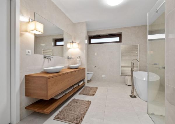 BE.LIVE COMPANY- PREDAJ- EXKLUZÍVNY- 5-IZBOVÝ DOM- VYSOKÉ STROPY- VEĽKÉ UĽANY