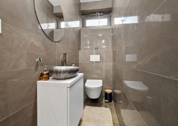 BE.LIVE COMPANY- PREDAJ- EXKLUZÍVNY- 5-IZBOVÝ DOM- VYSOKÉ STROPY- VEĽKÉ UĽANY