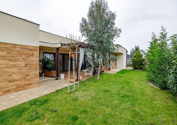 BE.LIVE COMPANY- PREDAJ- EXKLUZÍVNY- 5-IZBOVÝ DOM- VYSOKÉ STROPY- VEĽKÉ UĽANY