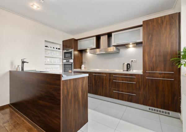 BE.LIVE COMPANY- PREDAJ- KRÁSNY- 3-IZBOVÝ- BYT- PARKOVACIE MIESTO- STARÉ MESTO