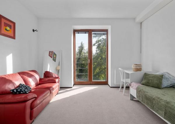 BE.LIVE COMPANY- PRENÁJOM- 5- IZBOVÝ- DOM- S BAZÉNOM- KARLOVÁ VES- BRATISLAVA 