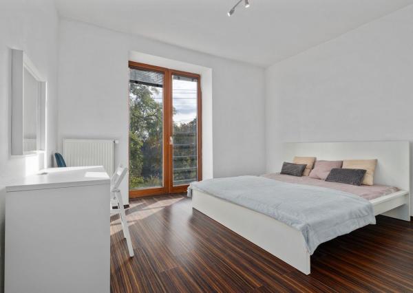 BE.LIVE COMPANY- PRENÁJOM- 5- IZBOVÝ- DOM- S BAZÉNOM- KARLOVÁ VES- BRATISLAVA 