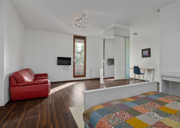 BE.LIVE COMPANY- PRENÁJOM- 5- IZBOVÝ- DOM- S BAZÉNOM- KARLOVÁ VES- BRATISLAVA 