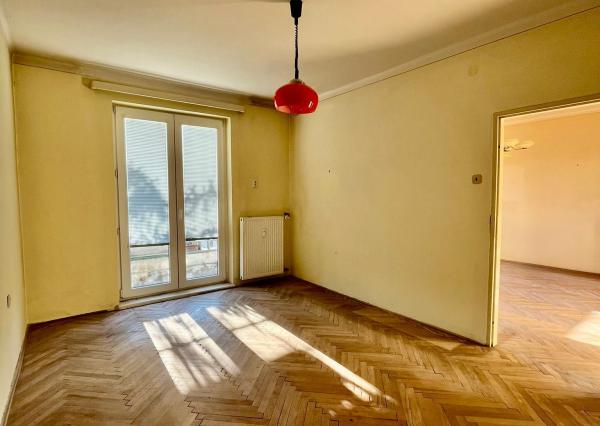 REZERVOVANÉ-BE.LIVE COMPANY- PREDAJ- NEUVERITEĽNÝ- 3- IZBOVÝ- BYT - PÔVODNÝ STAV- RIAZANSKÁ- NOVÉ MESTO