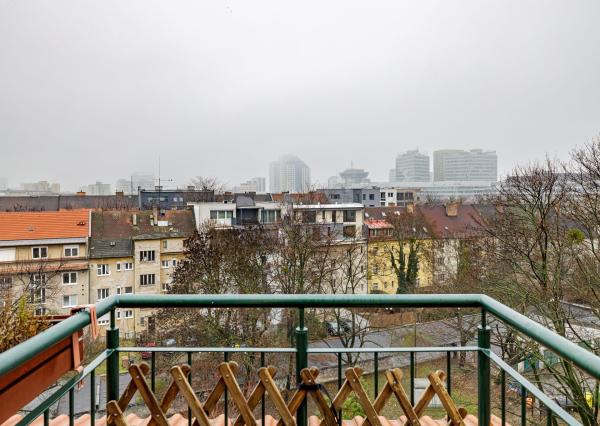 BE.LIVE COMPANY- PREDAJ- MEZANÍNOVÝ- 2-IZBOVÝ- PRIESTOR- RUŽINOV- DÔLEŽITÉ: NEHNUTEĽNOSŤ JE V ŠTÁDIU KOLAUDÁCIE,KTORÁ JE V RIEŠENÍ SO SÚ