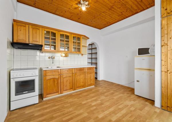 PREDANÝ- BE.LIVE COMPANY - NA PREDAJ - NADŠTANDARDNE VEĽKÝ 1-IZBOVÝ BYT S BALKÓNOM – SKVELÁ DISPOZÍCIA A NÁDHERNÝ VÝHĽAD - CHROBÁKOVÁ -DÚBRAVKA