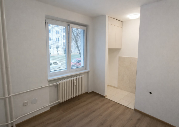 OFF PONUKA- NA PREDAJ – GARSÓNKA PO ČIASTOČNEJ REKONŠTRUKCII – ŠTRKOVEC – RUŽINOV