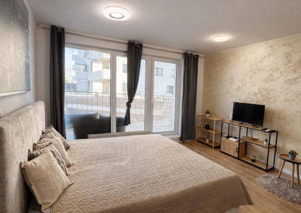 OFF PONUKA-NA PREDAJ – KOMPLETNE ZARIADENÝ 1-IZBOVÝ APARTMÁN S PRIESTRANNOU LOGGIOU – NOVOSTAVBA RENDEZ – RAČA