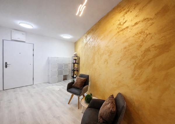 OFF PONUKA - NA PREDAJ – KOMPLETNE ZARIADENÝ 1-IZBOVÝ APARTMÁN S LOGGIOU – NOVOSTAVBA RENDEZ – RAČA