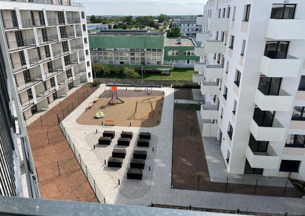 OFF PONUKA - NA PREDAJ – KOMPLETNE ZARIADENÝ 1-IZBOVÝ APARTMÁN S LOGGIOU – NOVOSTAVBA RENDEZ – RAČA