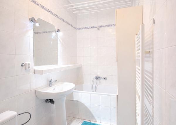 BE.LIVE COMPANY- NA PRENÁJOM – MODERNÝ 2-IZBOVÝ BYT- KLIMATIZÁCIA-INTERNET V CENE- RUŽINOV