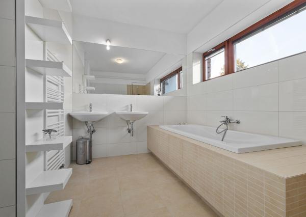 BE.LIVE COMPANY- PREDAJ- 5- IZBOVÝ- DOM- KARLOVA VES