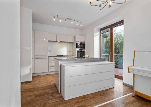 BE.LIVE COMPANY- PREDAJ- 5- IZBOVÝ- DOM- KARLOVA VES