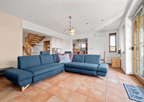 BE.LIVE COMPANY- PREDAJ- 4-IZBOVÝ- RODINNÝ DOM- S GARÁŽOU- VÍRIVKOU- VEĽKOU ZÁHRADOU- TUREŇ- SENEC