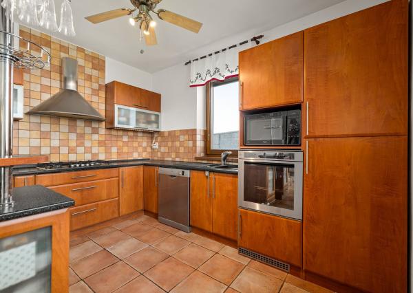 BE.LIVE COMPANY- PREDAJ- 4-IZBOVÝ- RODINNÝ DOM- S GARÁŽOU- VÍRIVKOU- VEĽKOU ZÁHRADOU- TUREŇ- SENEC