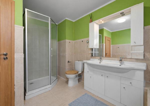 BE.LIVE COMPANY- PREDAJ- 4-IZBOVÝ- RODINNÝ DOM- S GARÁŽOU- VÍRIVKOU- VEĽKOU ZÁHRADOU- TUREŇ- SENEC