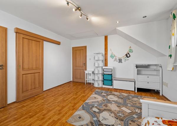 BE.LIVE COMPANY- PREDAJ- 4-IZBOVÝ- RODINNÝ DOM- S GARÁŽOU- VÍRIVKOU- VEĽKOU ZÁHRADOU- TUREŇ- SENEC