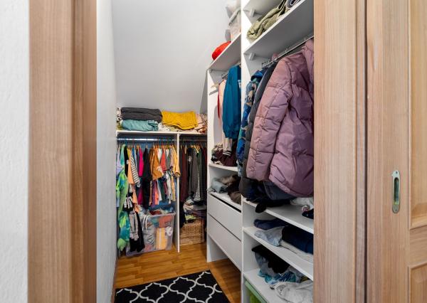 BE.LIVE COMPANY- PREDAJ- 4-IZBOVÝ- RODINNÝ DOM- S GARÁŽOU- VÍRIVKOU- VEĽKOU ZÁHRADOU- TUREŇ- SENEC