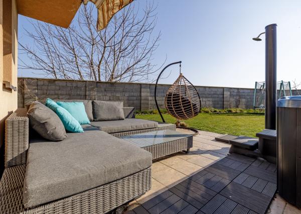 BE.LIVE COMPANY- PREDAJ- 4-IZBOVÝ- RODINNÝ DOM- S GARÁŽOU- VÍRIVKOU- VEĽKOU ZÁHRADOU- TUREŇ- SENEC