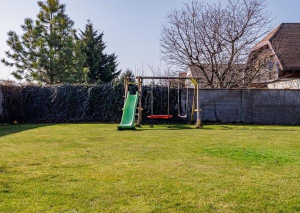 BE.LIVE COMPANY- PREDAJ- 4-IZBOVÝ- RODINNÝ DOM- S GARÁŽOU- VÍRIVKOU- VEĽKOU ZÁHRADOU- TUREŇ- SENEC